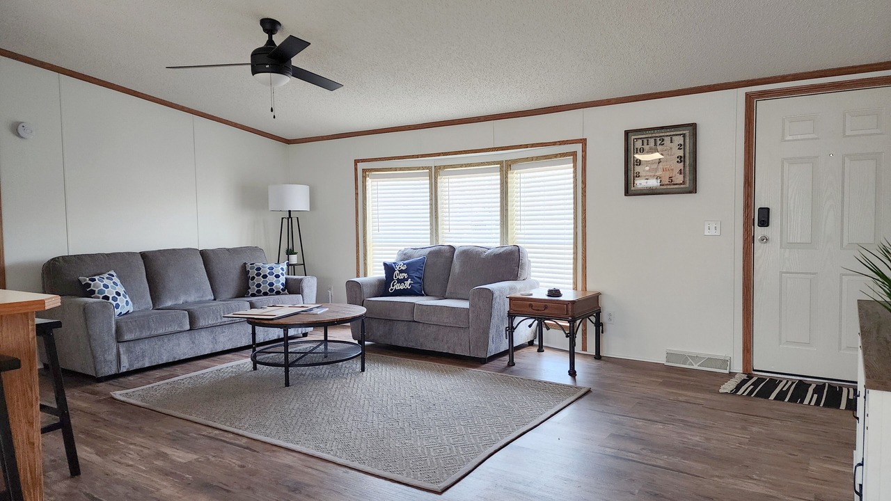 Photo of Livingroom in Anchor Bay Harbor