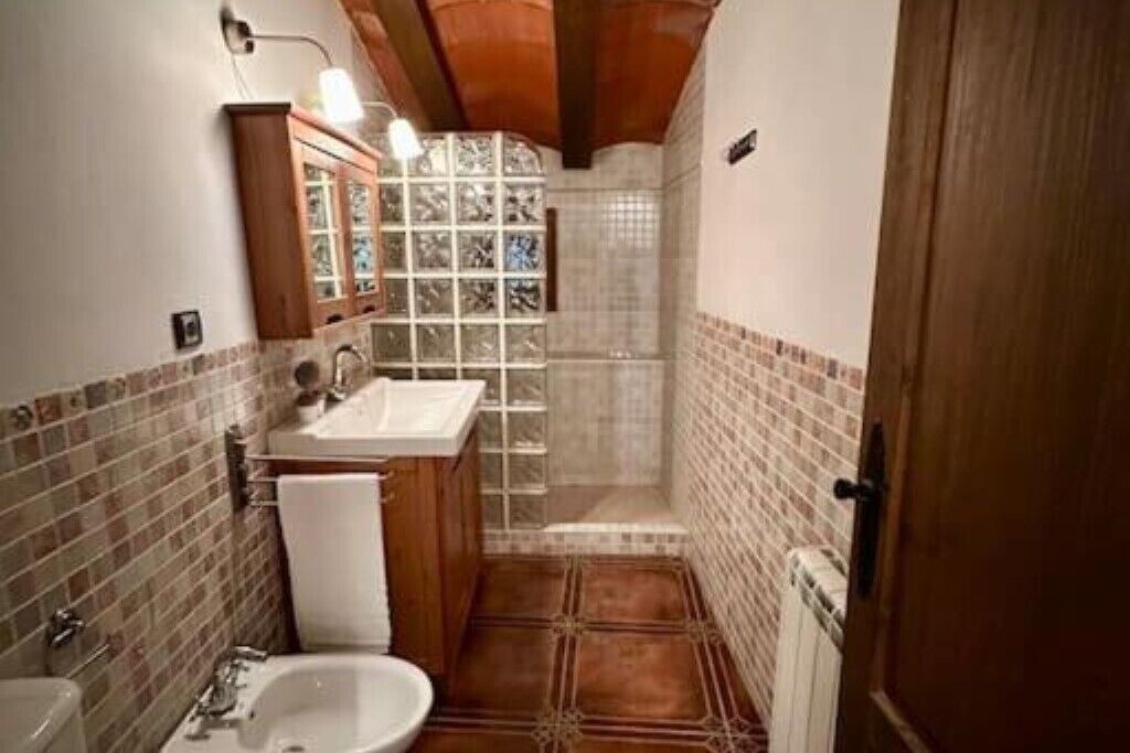 Photo of Bathroom in Otos