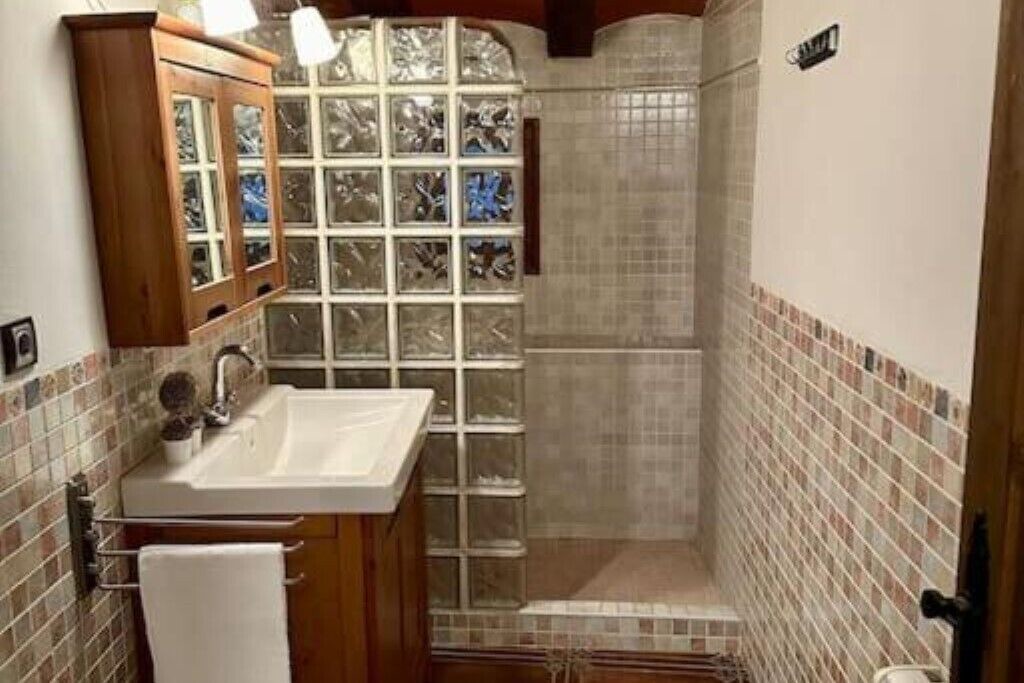 Photo of Bathroom in Otos