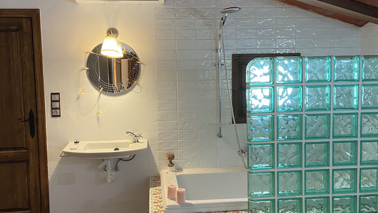 Photo of Bathroom in Otos