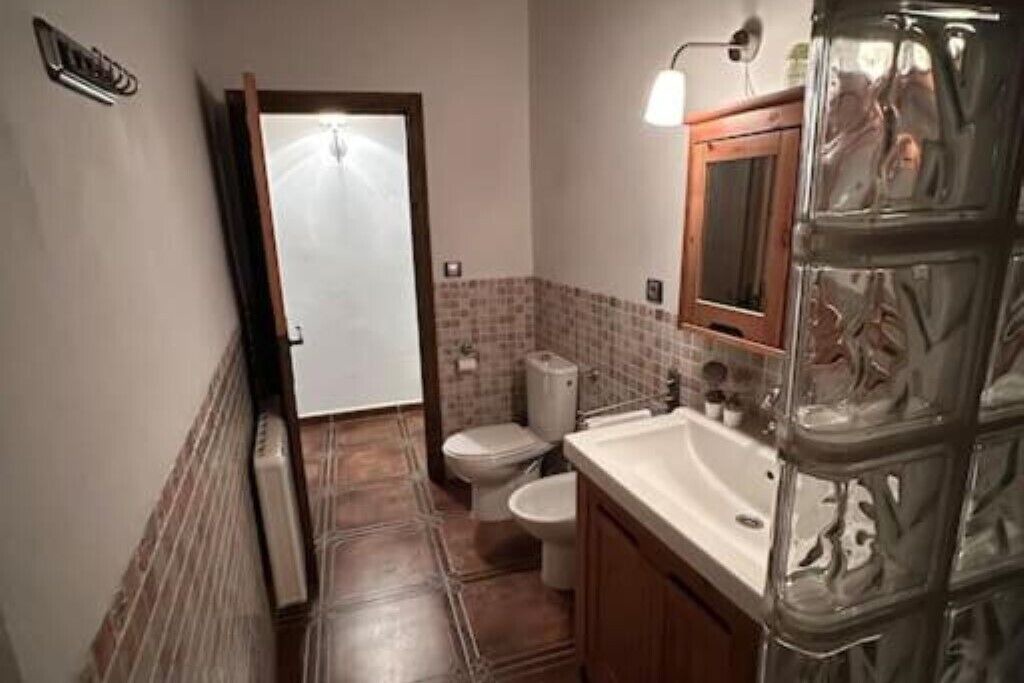 Photo of Bathroom in Otos