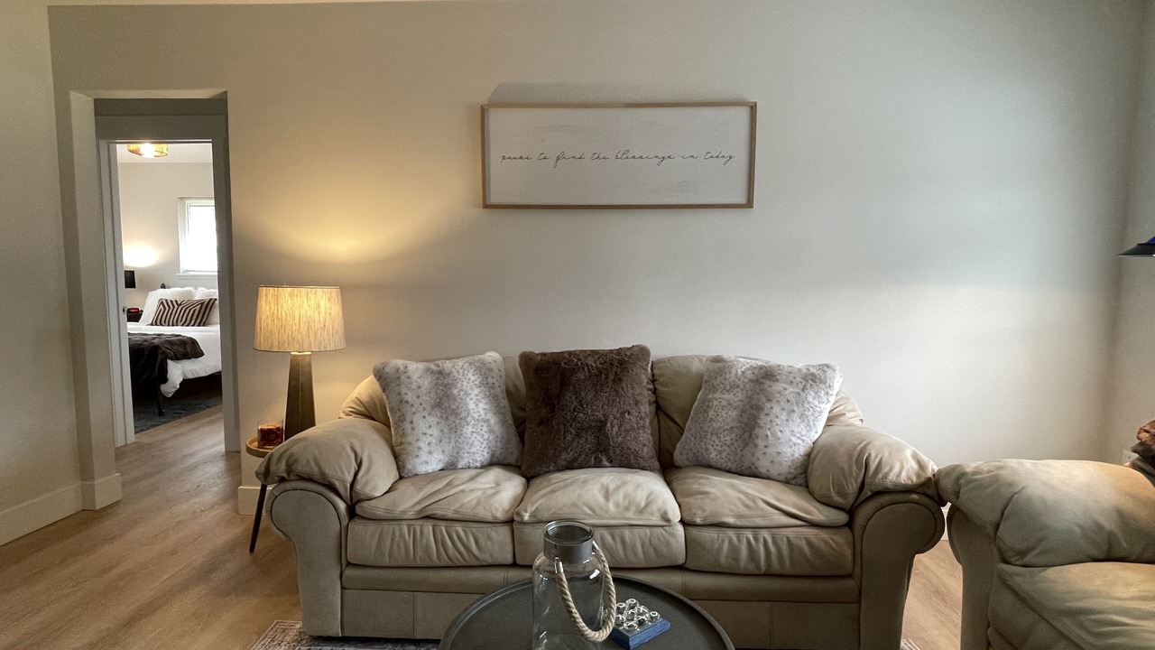 Photo of Livingroom in Brownstown