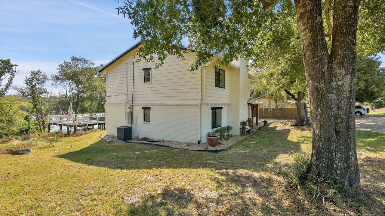 Photo of Outdoor in Hilltop Lakes