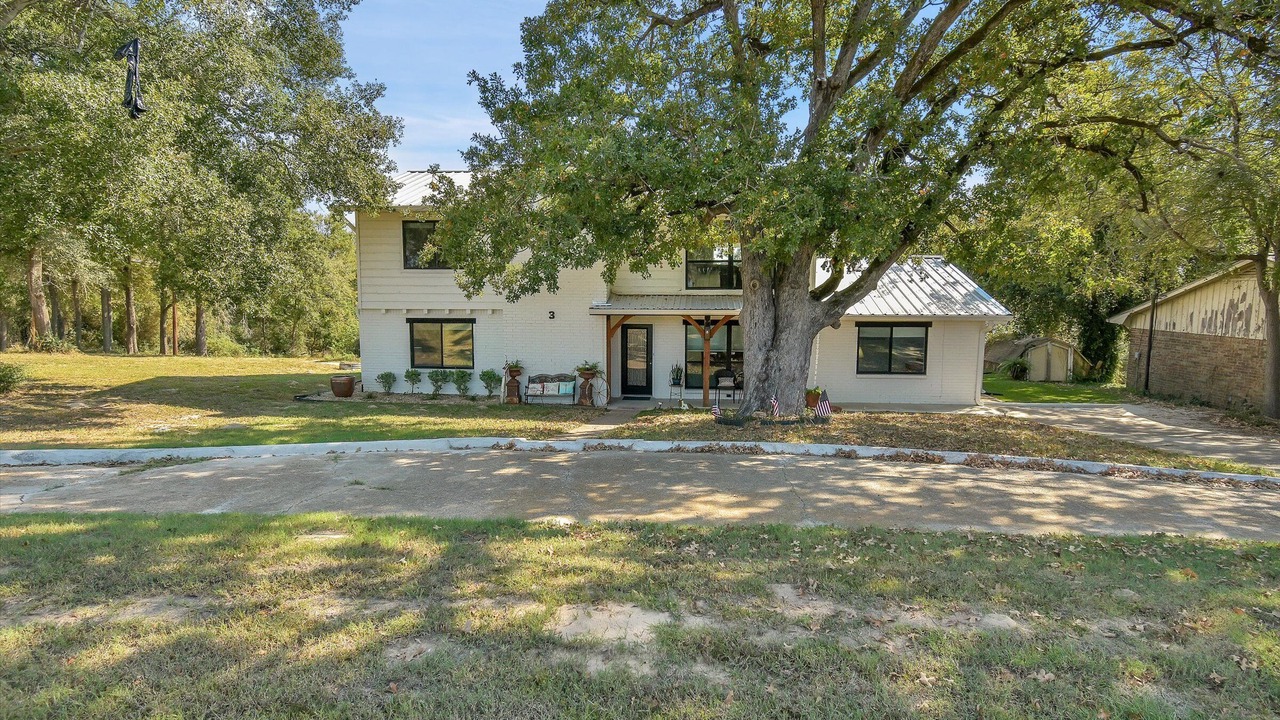 Photo of Outdoor in Hilltop Lakes