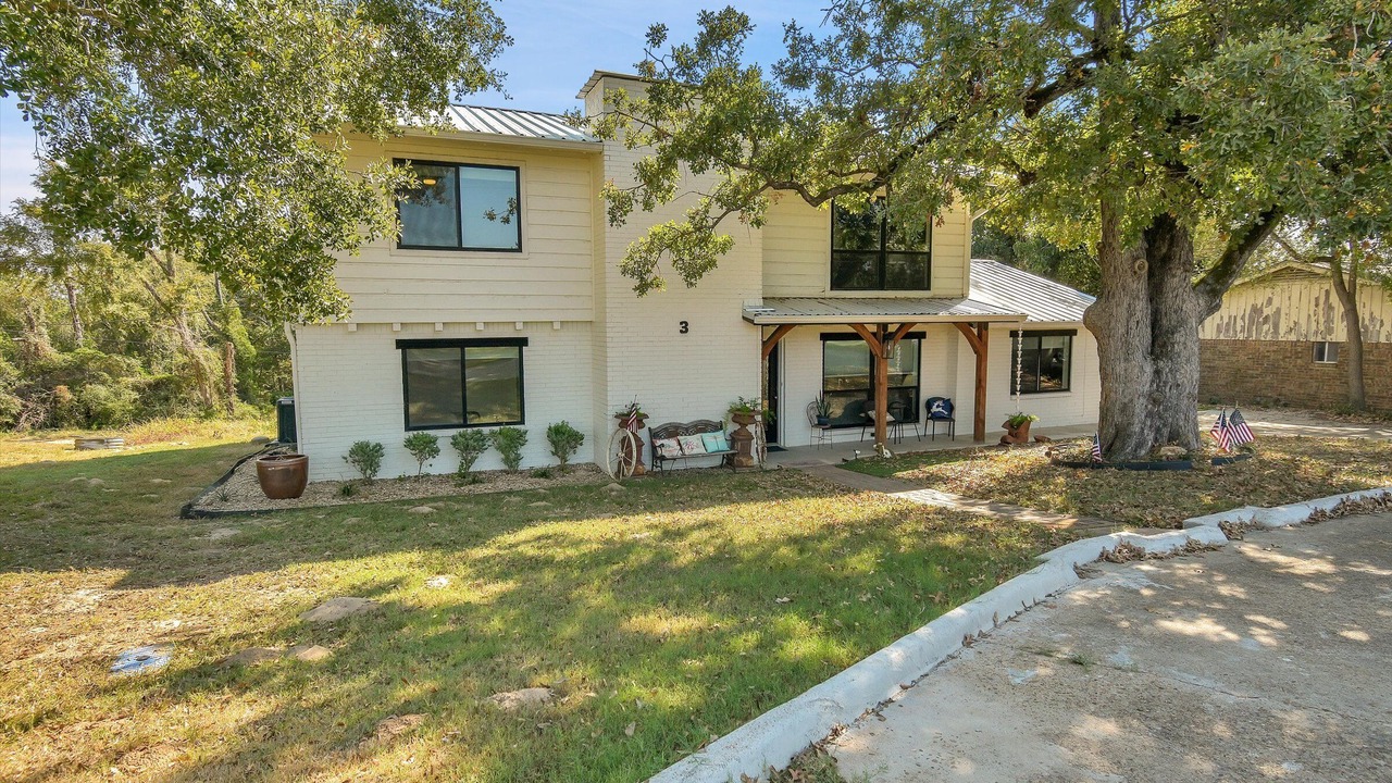Photo of Outdoor in Hilltop Lakes