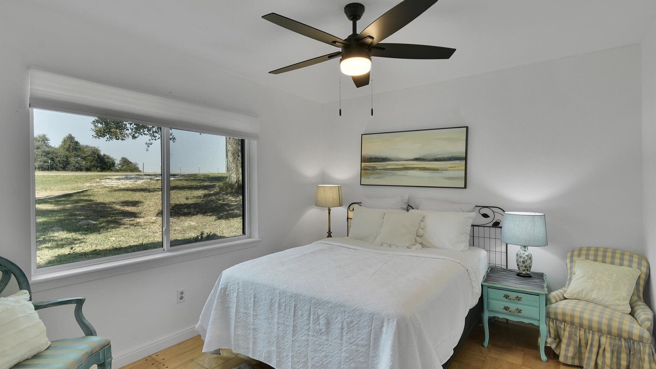 Photo of Bedroom in Hilltop Lakes