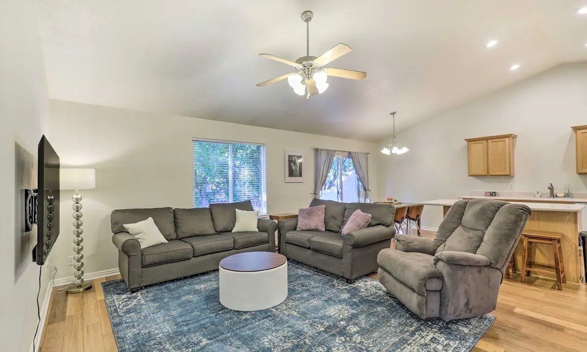 Photo of Livingroom in Bonneville
