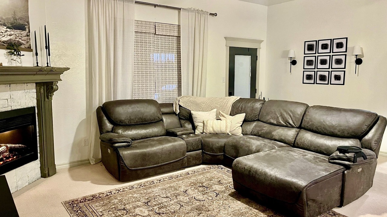 Photo of Livingroom in Elgin