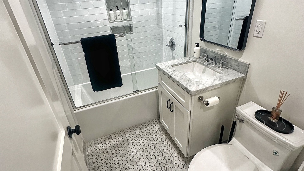 Photo of Bathroom in Eastern Malibu