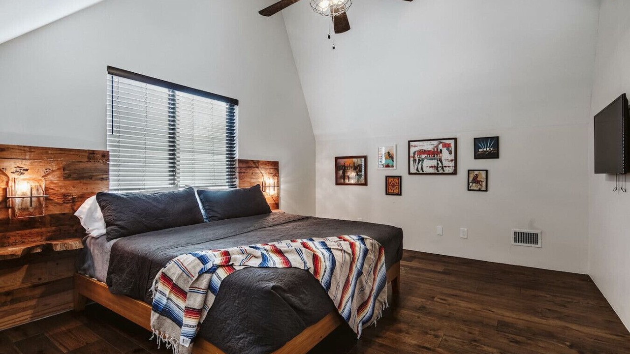 Photo of Bedroom in Whispering Hills