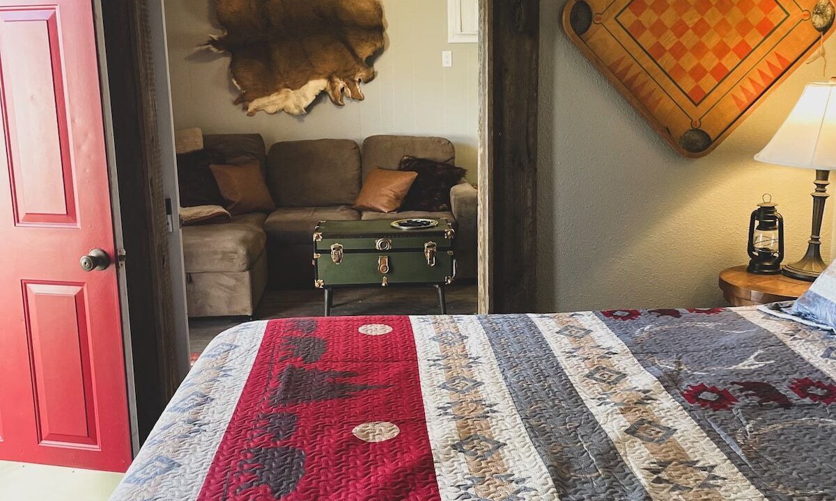 Photo of Bedroom in Eureka Springs Historic District