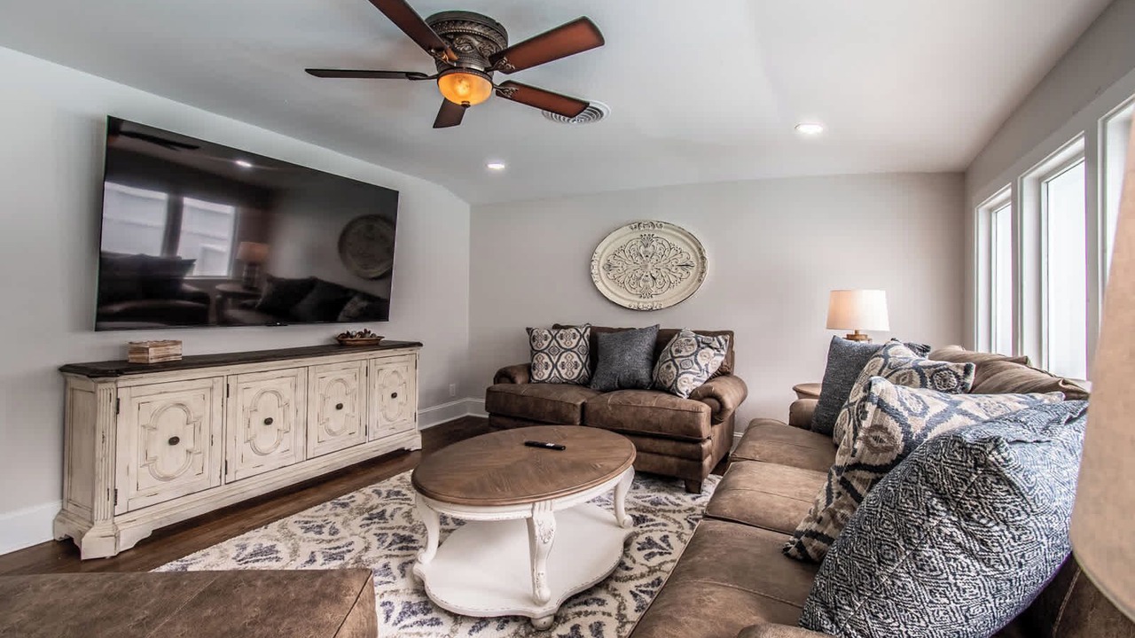 Photo of Livingroom in Bay Area