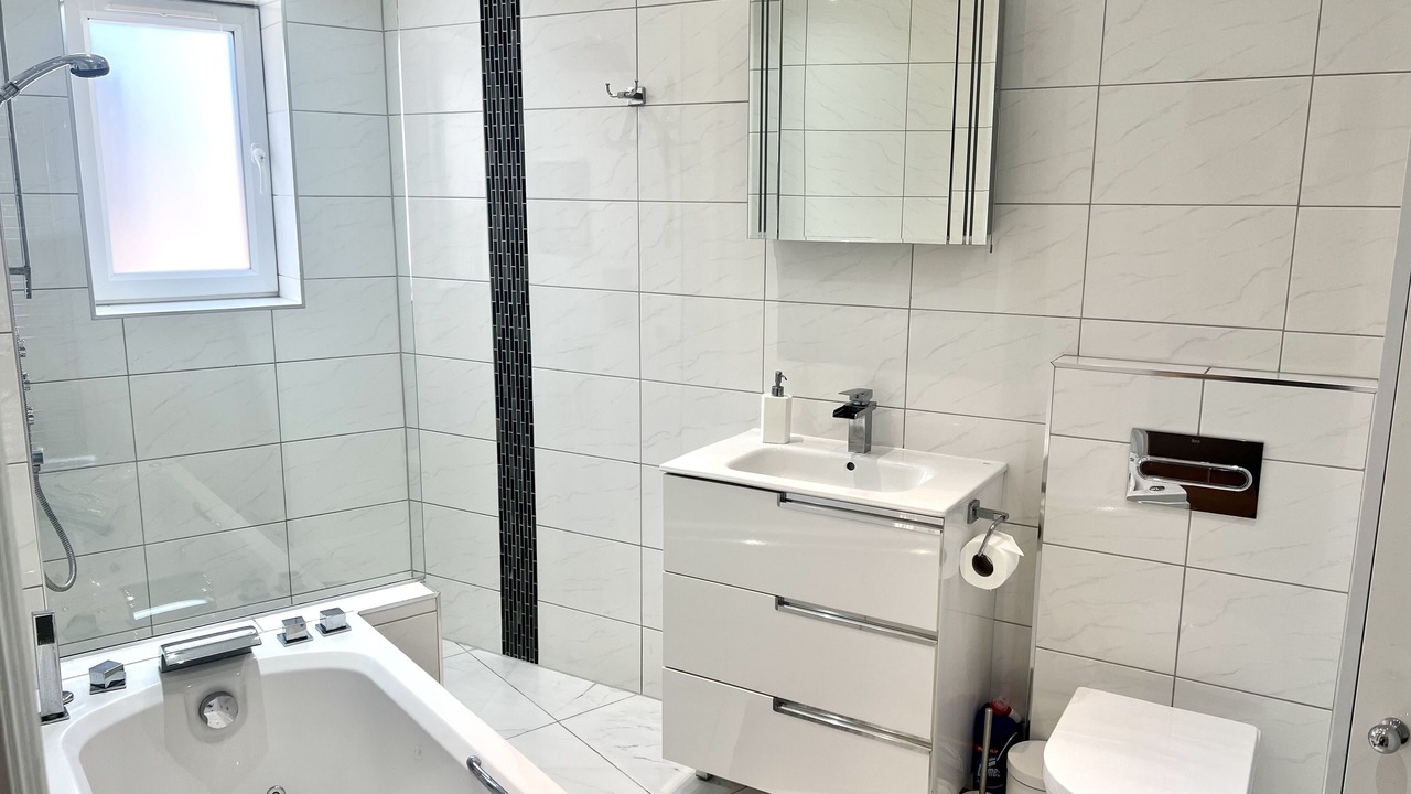 Photo of Bathroom in Whitefoot