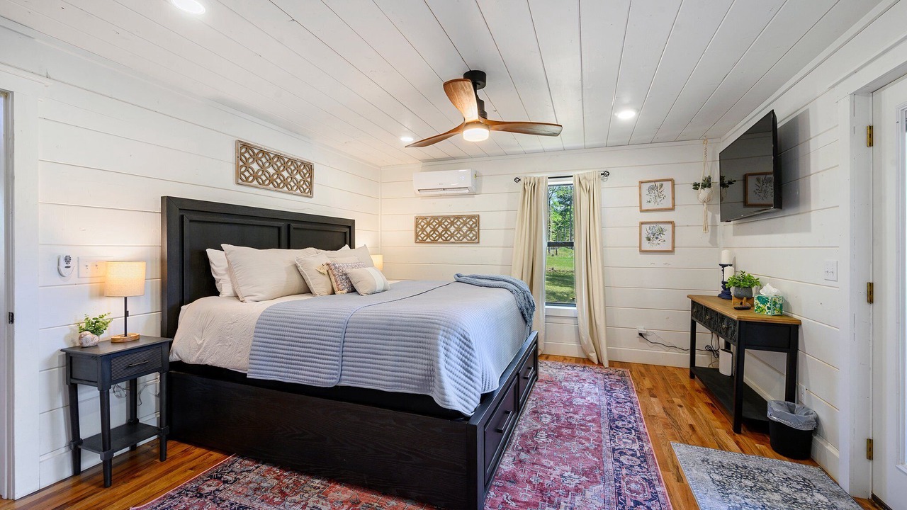 Photo of Bedroom in Golden