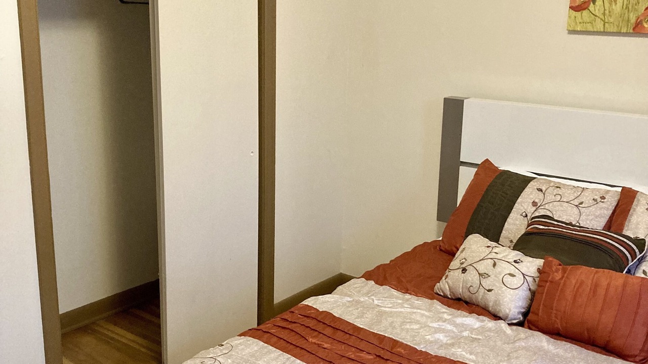 Photo of Bedroom in Ames