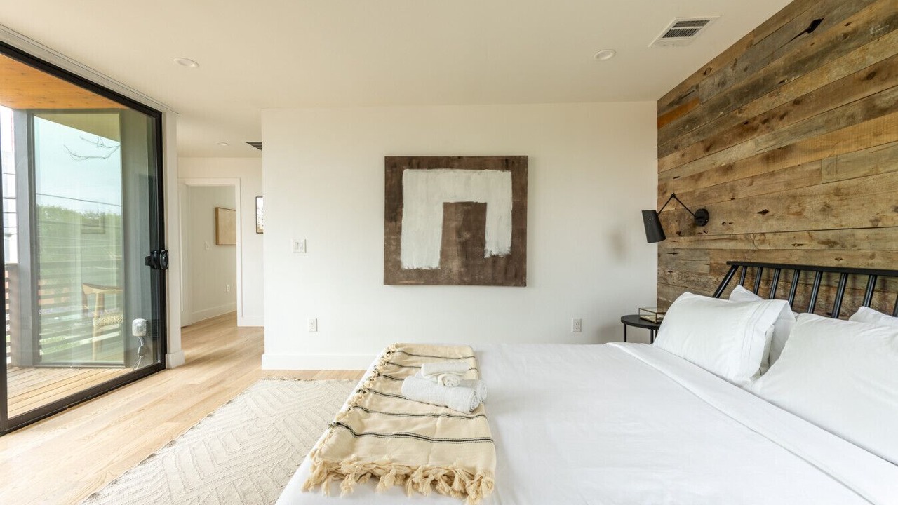 Photo of Bedroom in Holly