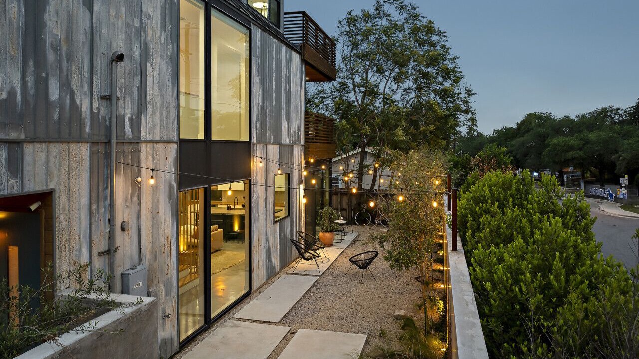 Photo of Outdoor in Holly