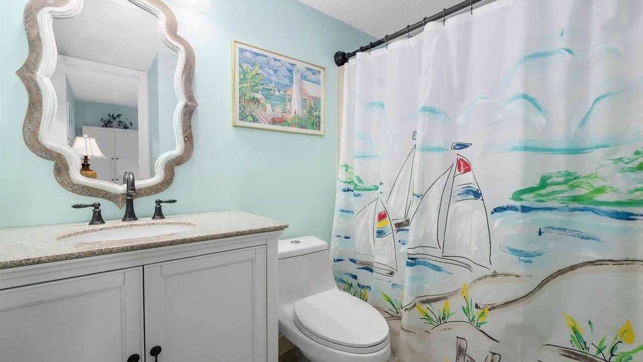 Photo of Bathroom in Heron Harbour Isle