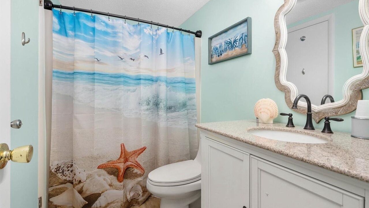 Photo of Bathroom in Heron Harbour Isle