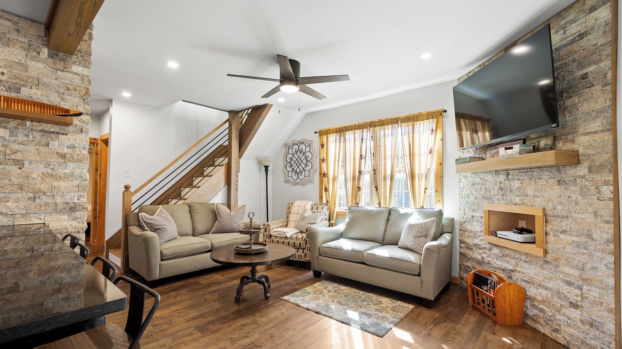 Photo of Livingroom in White