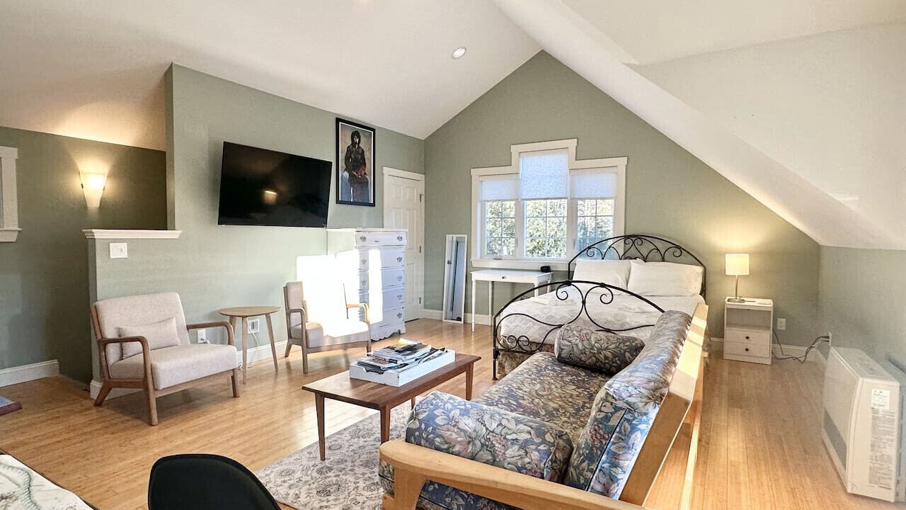 Photo of Bedroom in Town Hill