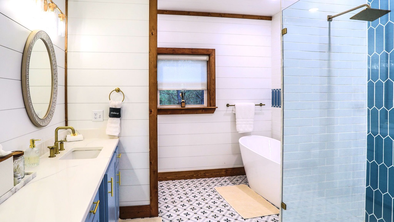 Photo of Bathroom in Broken Bow