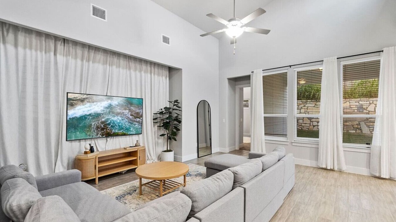 Photo of Livingroom in Austin