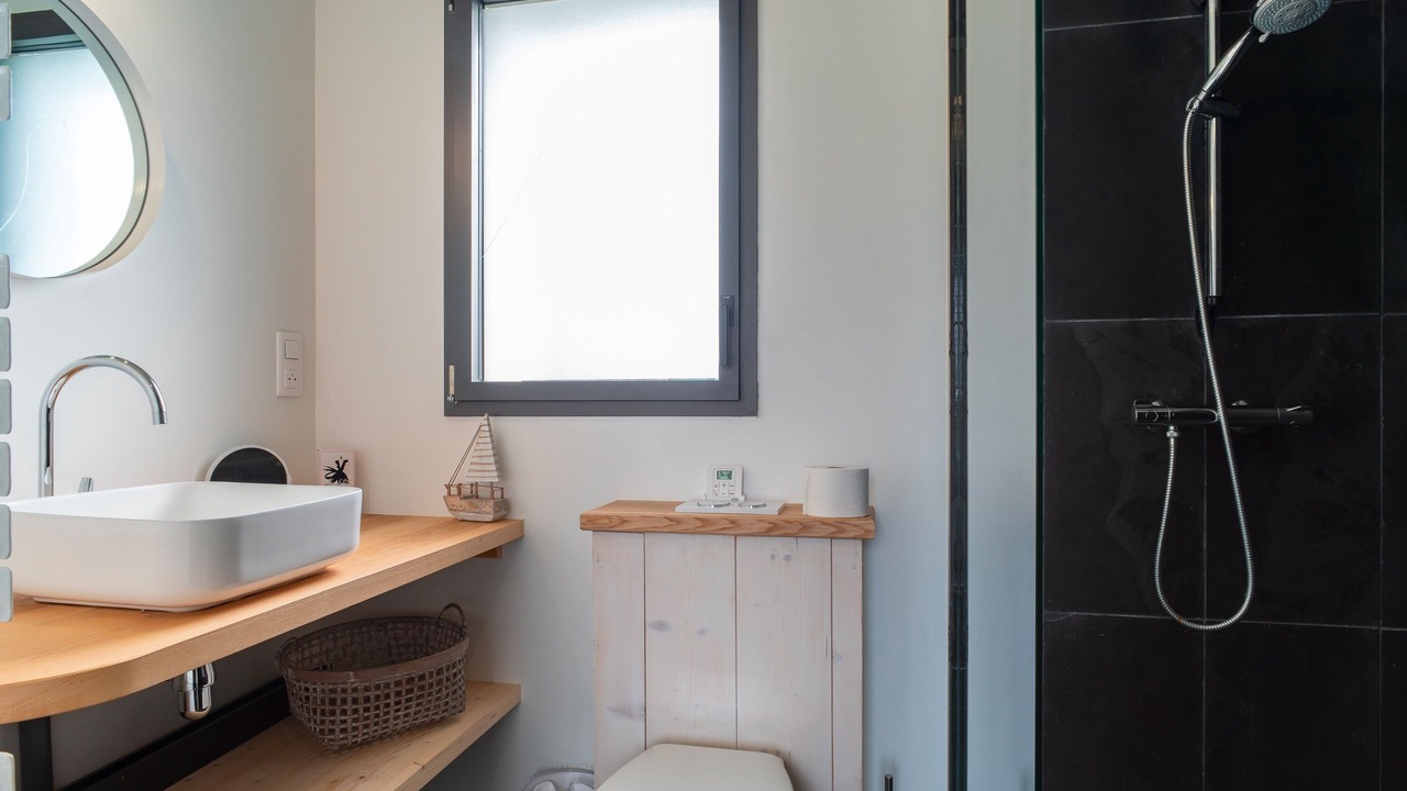 Photo of Bathroom in Locmaria