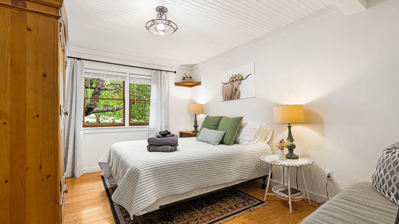 Photo of Bedroom in Flat Rock