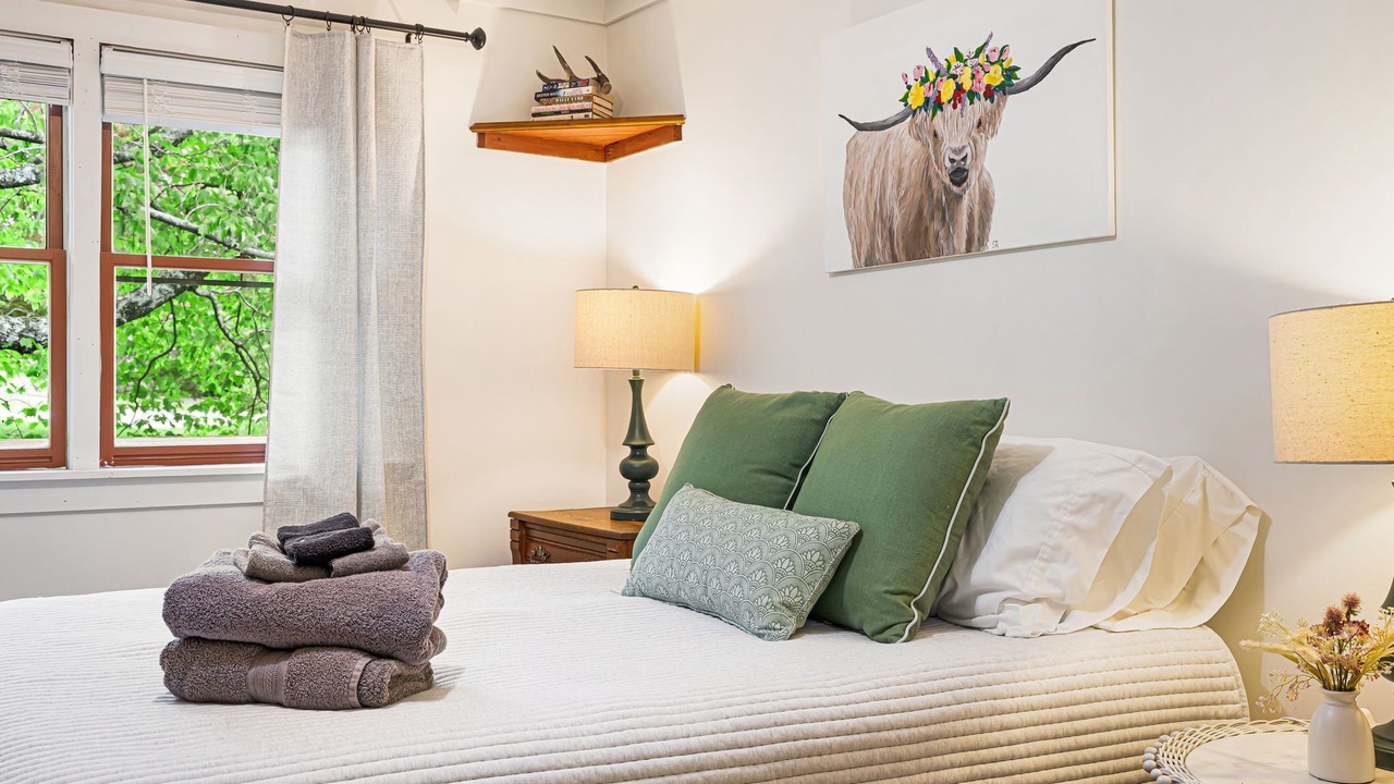 Photo of Bedroom in Flat Rock