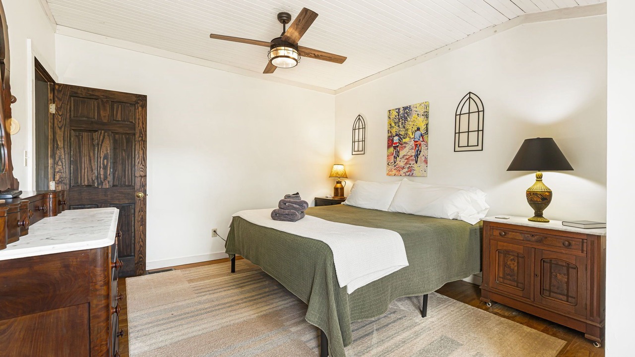 Photo of Bedroom in Flat Rock