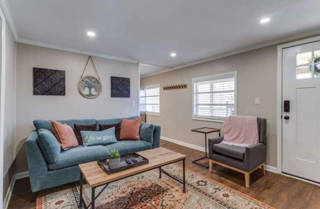 Photo of Livingroom in Thompson's Station