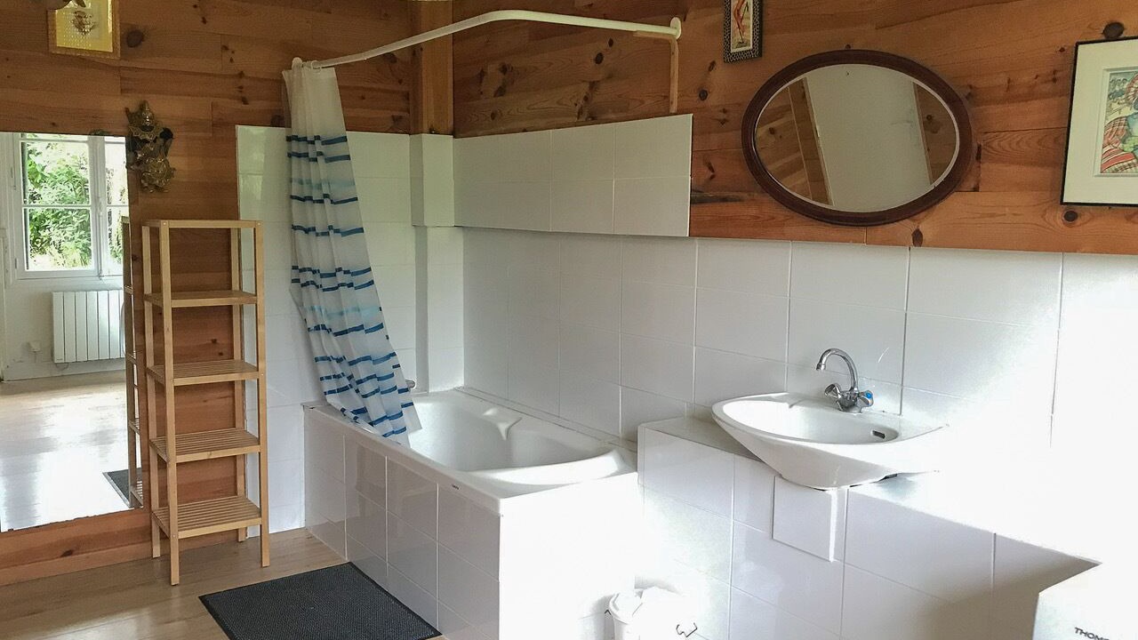 Photo of Bathroom in Merville-Franceville-Plage