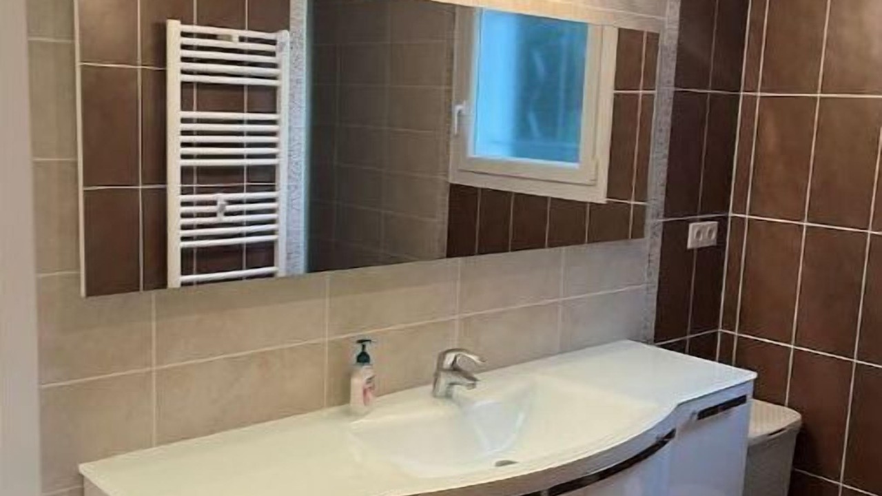 Photo of Bathroom in Pujaut