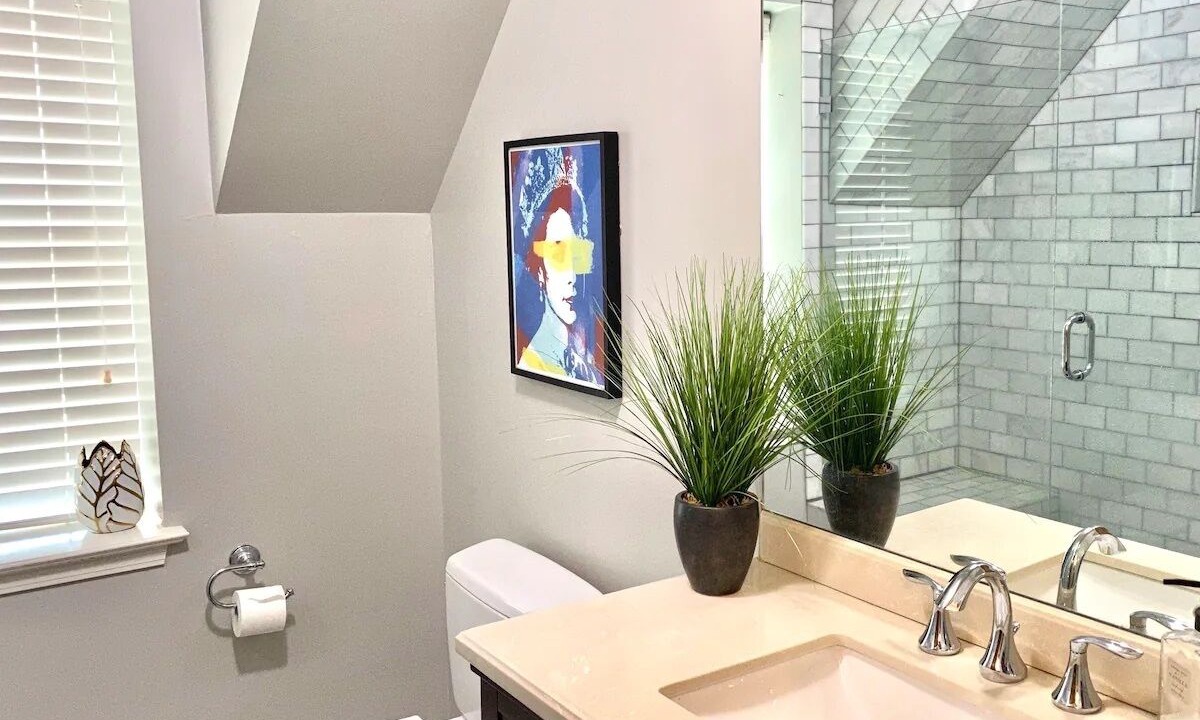 Photo of Bathroom in Garment District