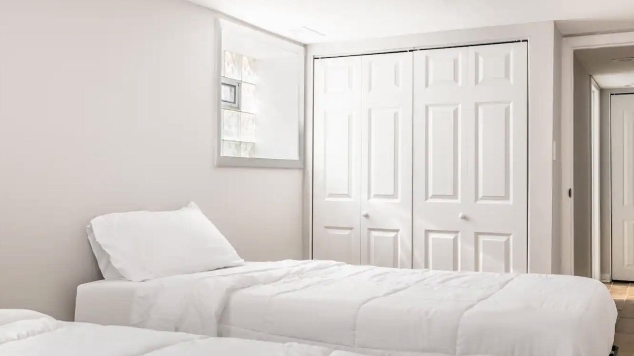 Photo of Bedroom in Jefferson Park