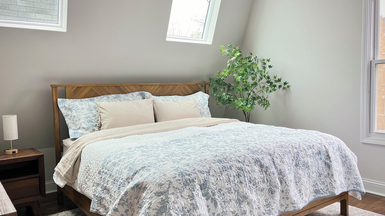 Photo of Bedroom in Jefferson Park