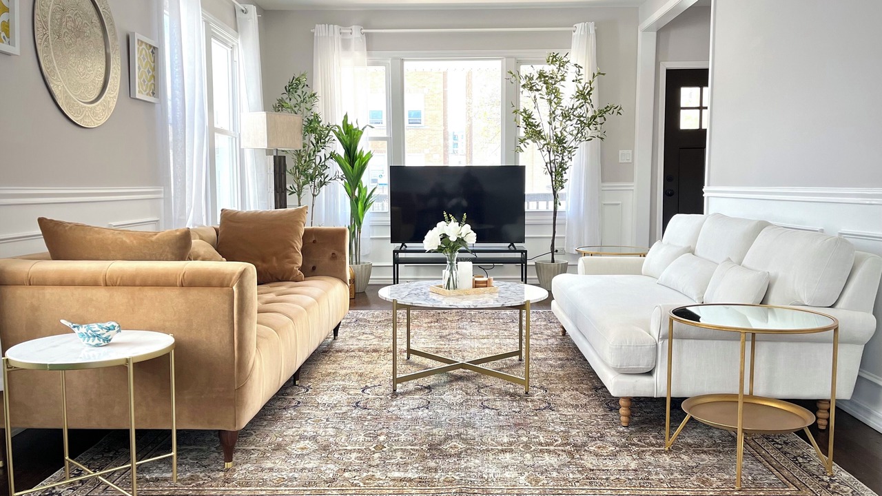 Photo of Livingroom in Jefferson Park