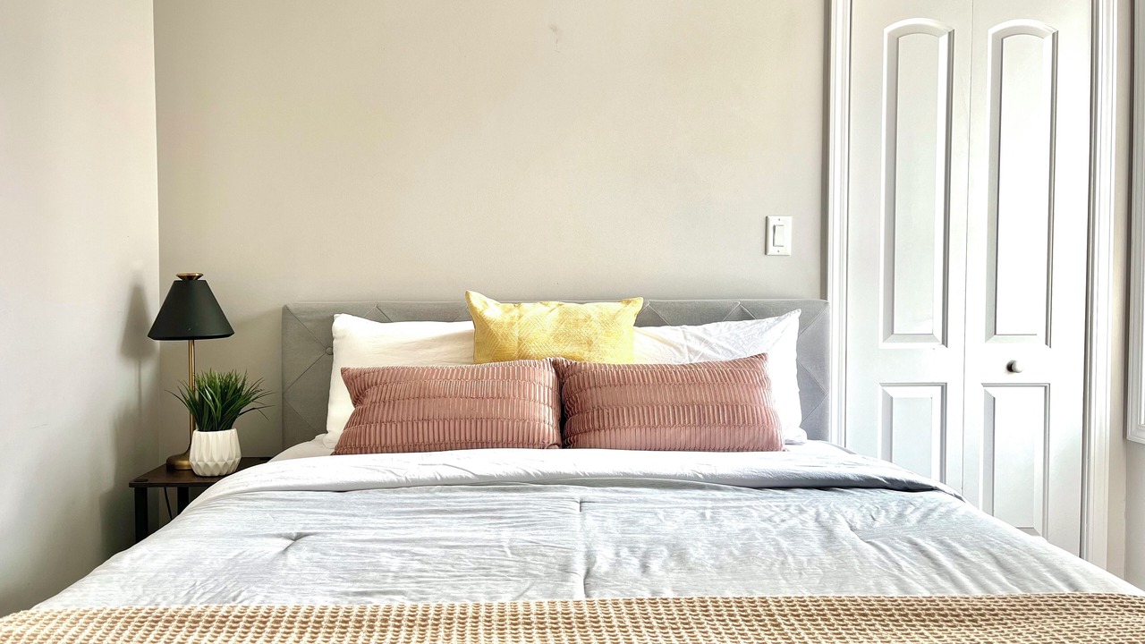 Photo of Bedroom in Jefferson Park