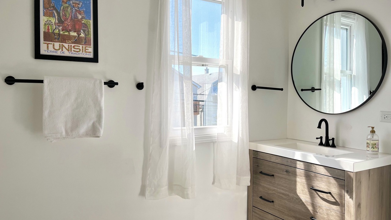 Photo of Bathroom in Jefferson Park