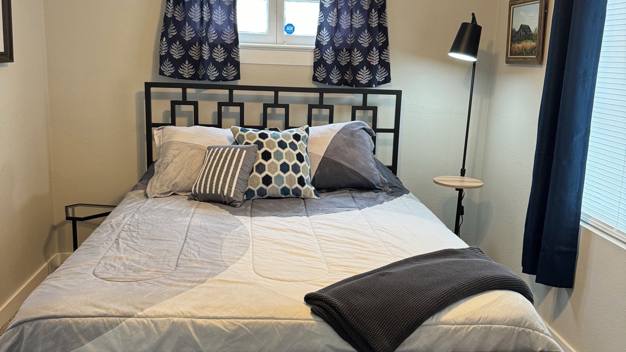 Photo of Bedroom in Elma