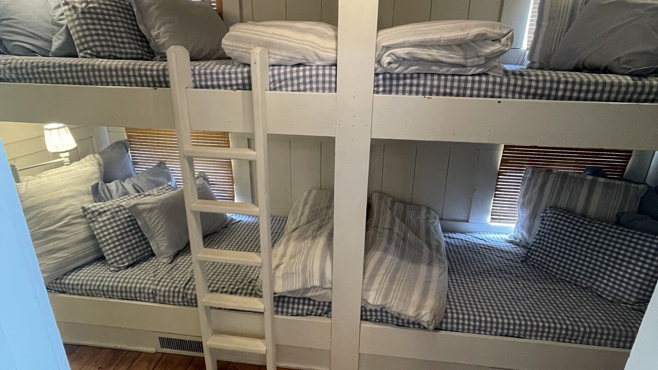 Photo of Bedroom in Drasco