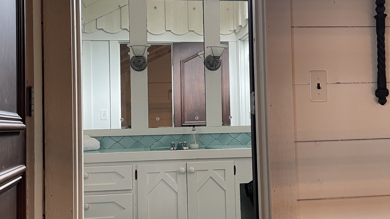 Photo of Bathroom in Drasco