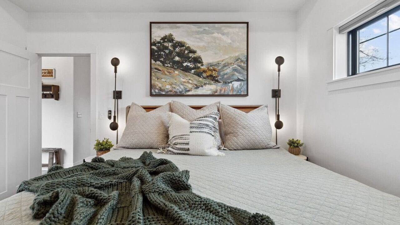 Photo of Bedroom in Riverfront