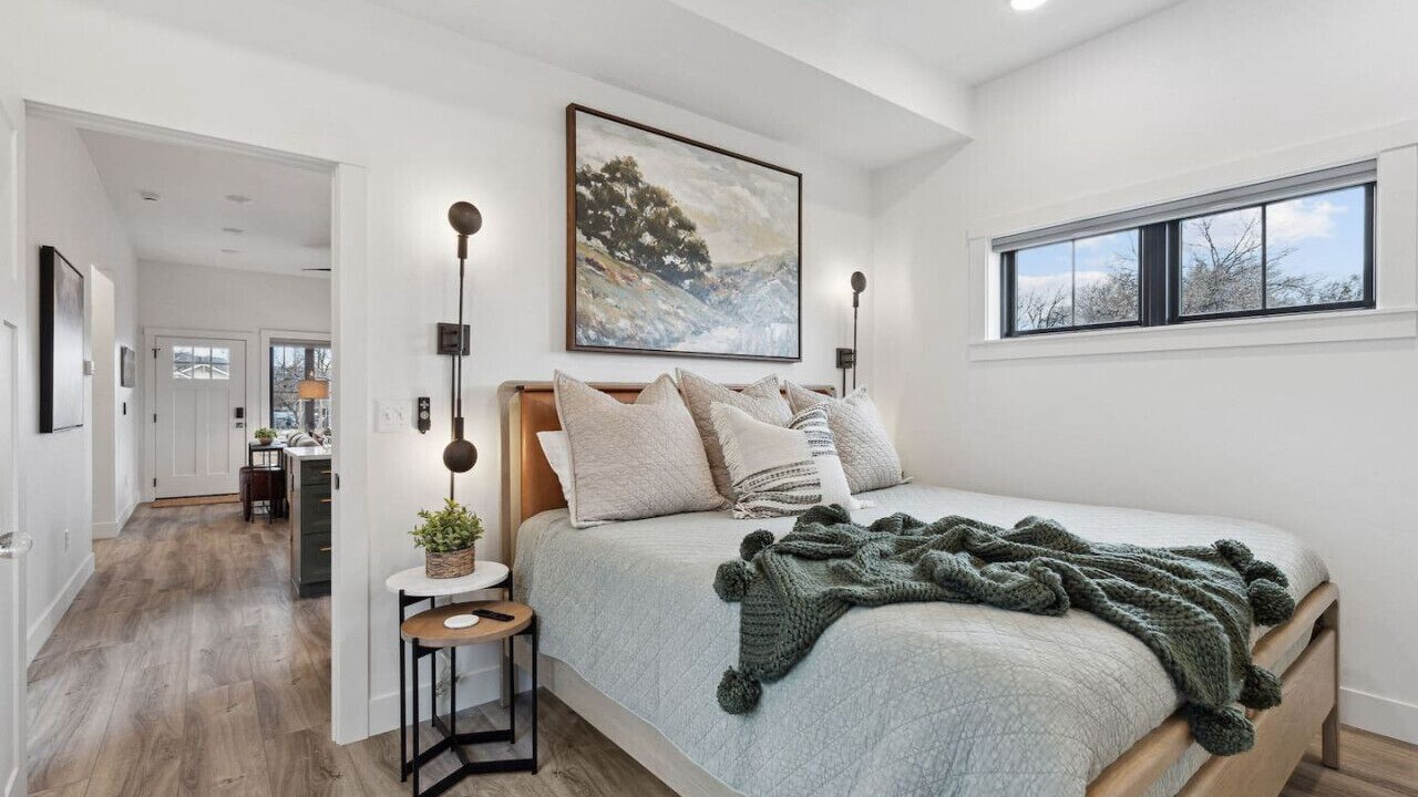 Photo of Bedroom in Riverfront