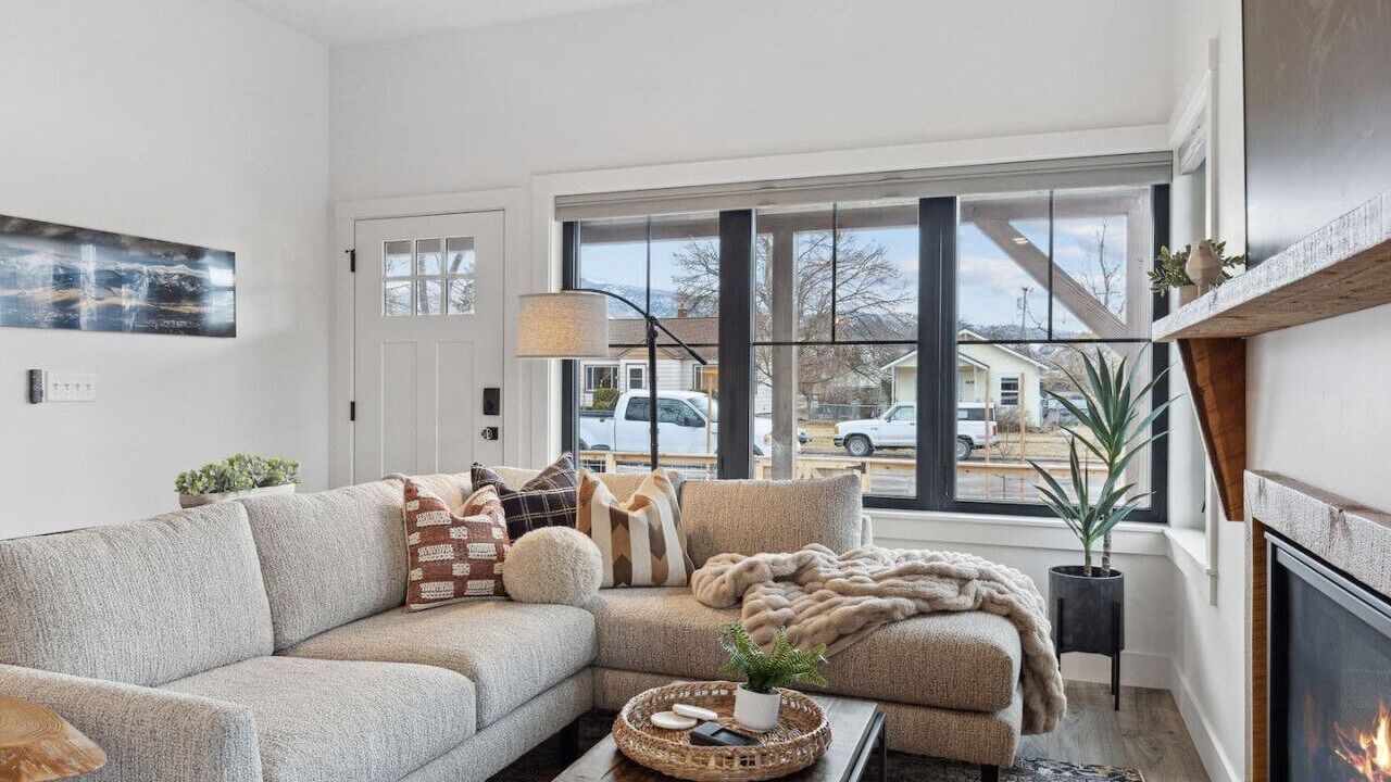 Photo of Livingroom in Riverfront