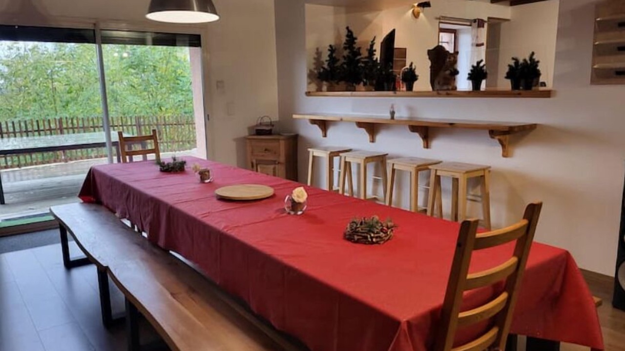 Photo of Others in Perreux