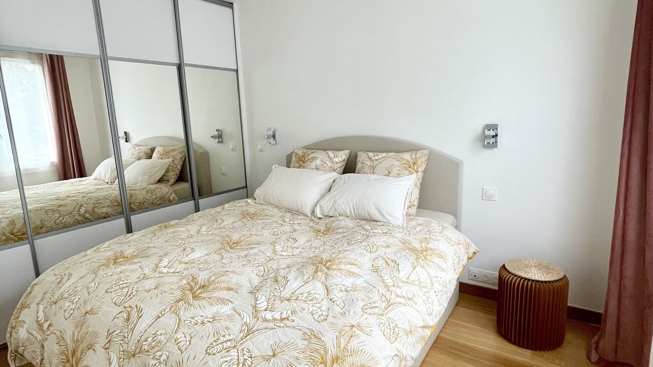 Photo of Bedroom in Clamart
