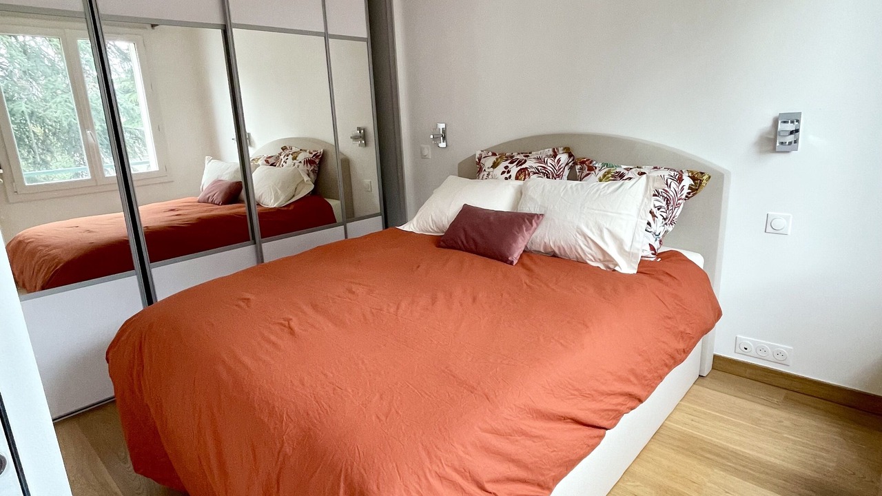 Photo of Bedroom in Clamart