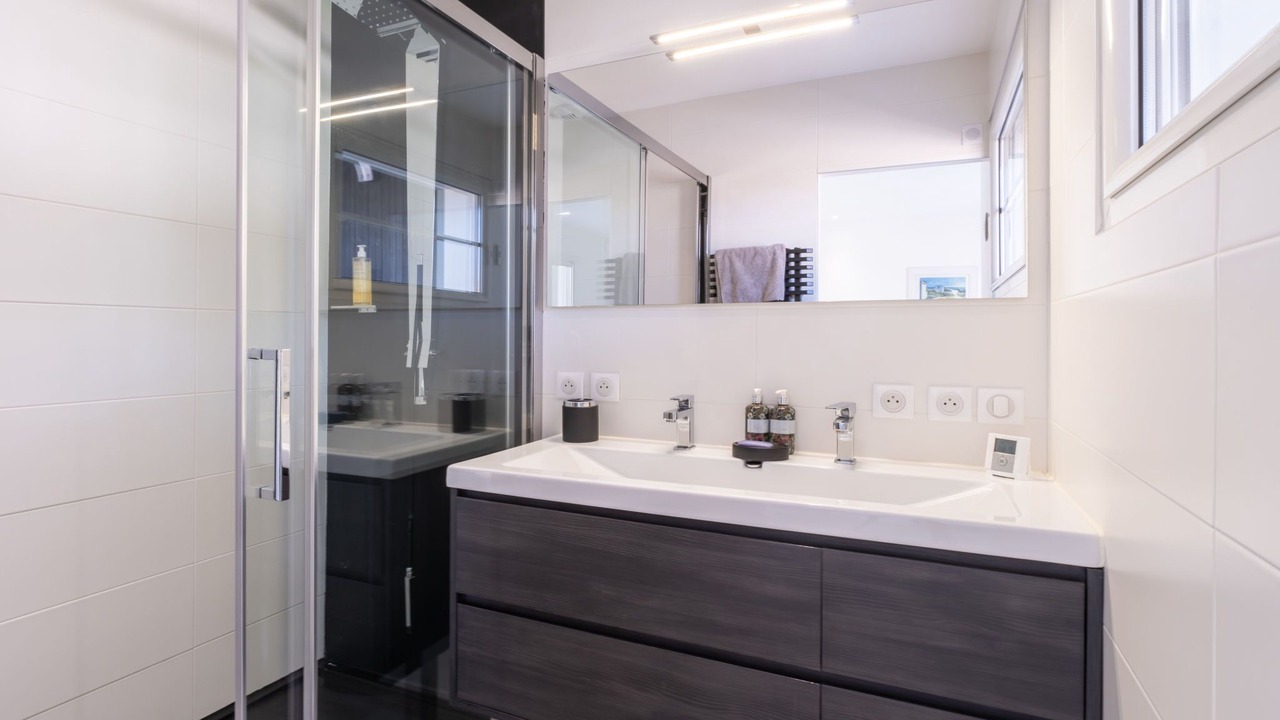 Photo of Bathroom in Gujan-Mestras
